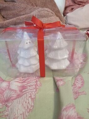 NWT White Christmas Tree Salt & Pepper Shaker Set